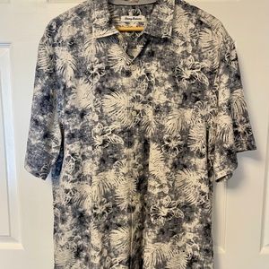 Blue and White Aloha Tommy Bahama Island Zone Camp Shirt - XL